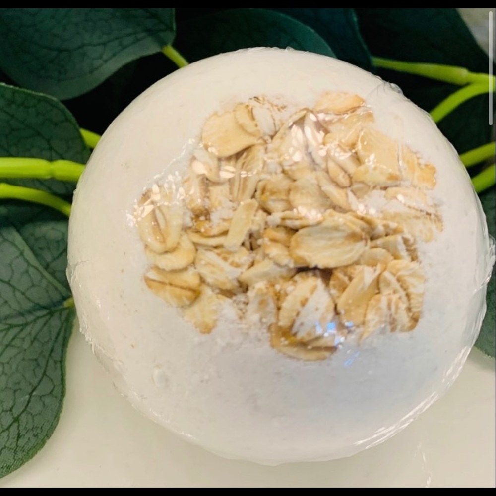 Honey Oatmeal Bath Bomb count of 4